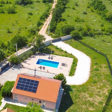 Iris Holiday Home Trbounje Bagian luar foto
