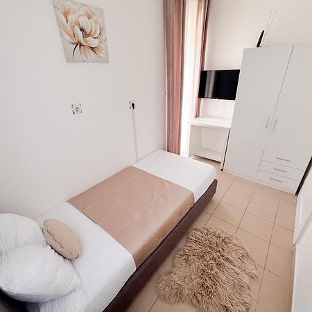 Iris Holiday Home Trbounje Bagian luar foto