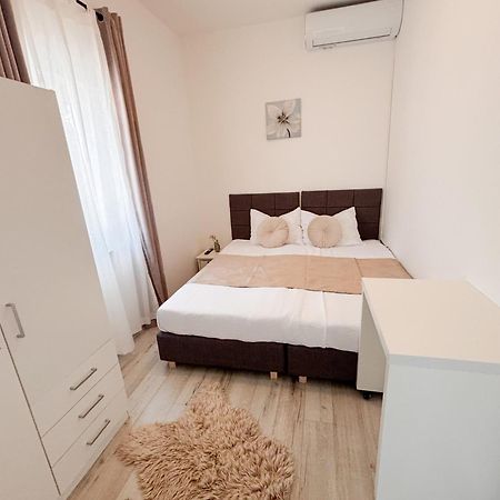 Iris Holiday Home Trbounje Bagian luar foto