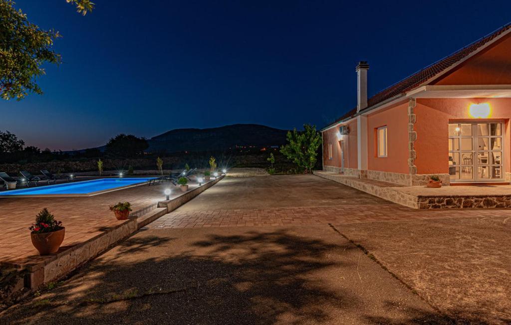 Iris Holiday Home Trbounje Bagian luar foto