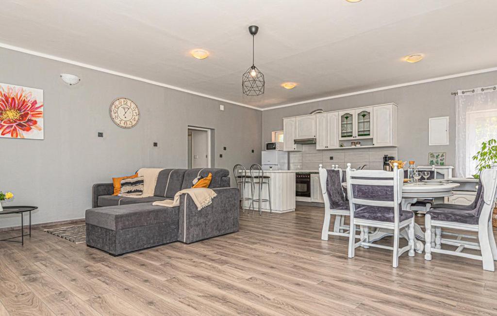 Iris Holiday Home Trbounje Bagian luar foto
