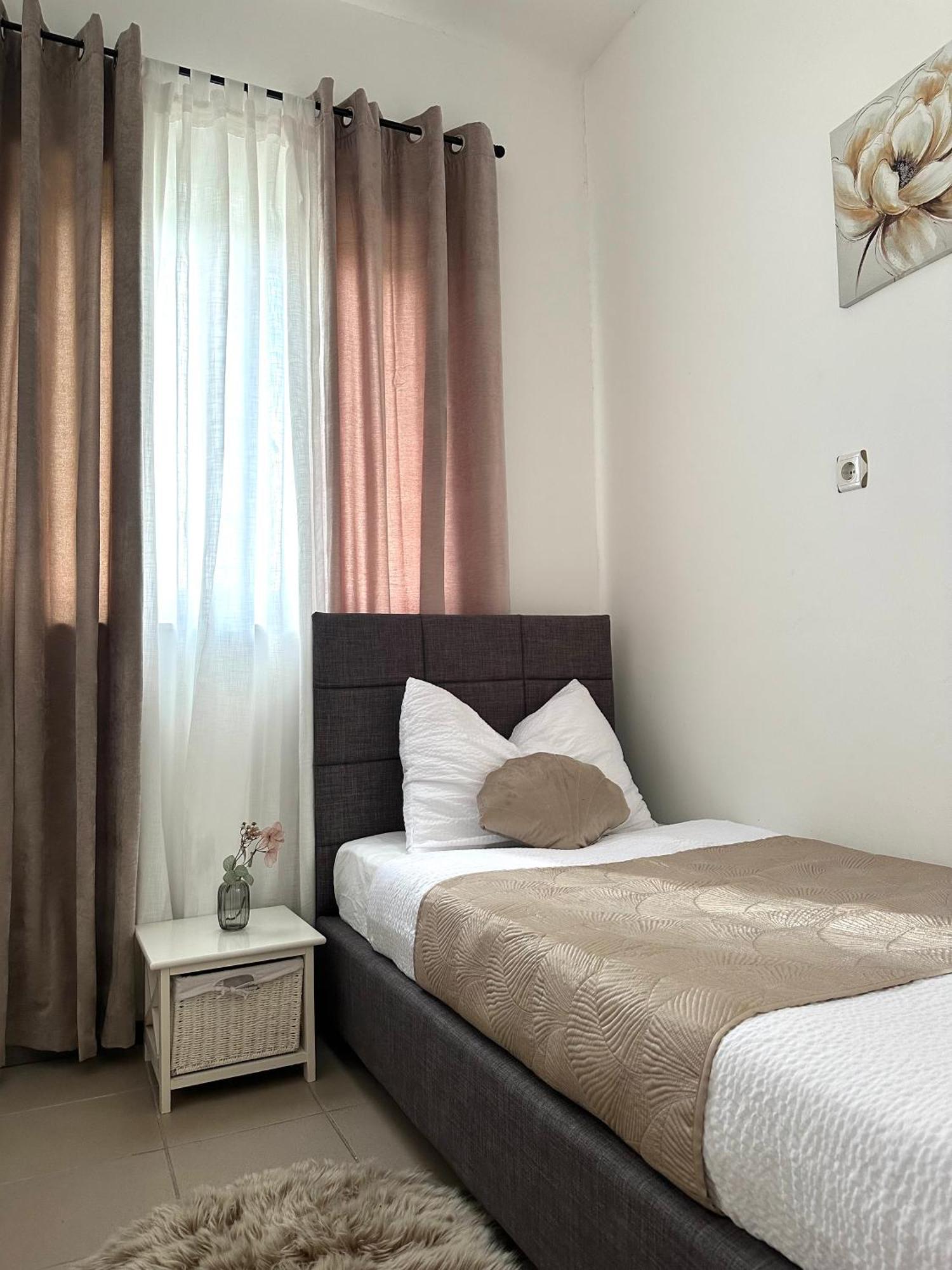 Iris Holiday Home Trbounje Bagian luar foto