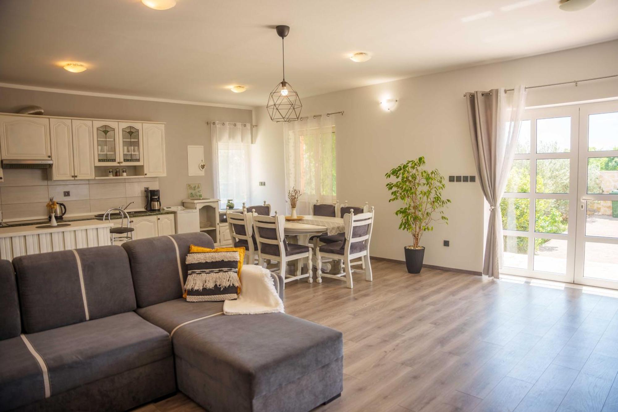Iris Holiday Home Trbounje Bagian luar foto