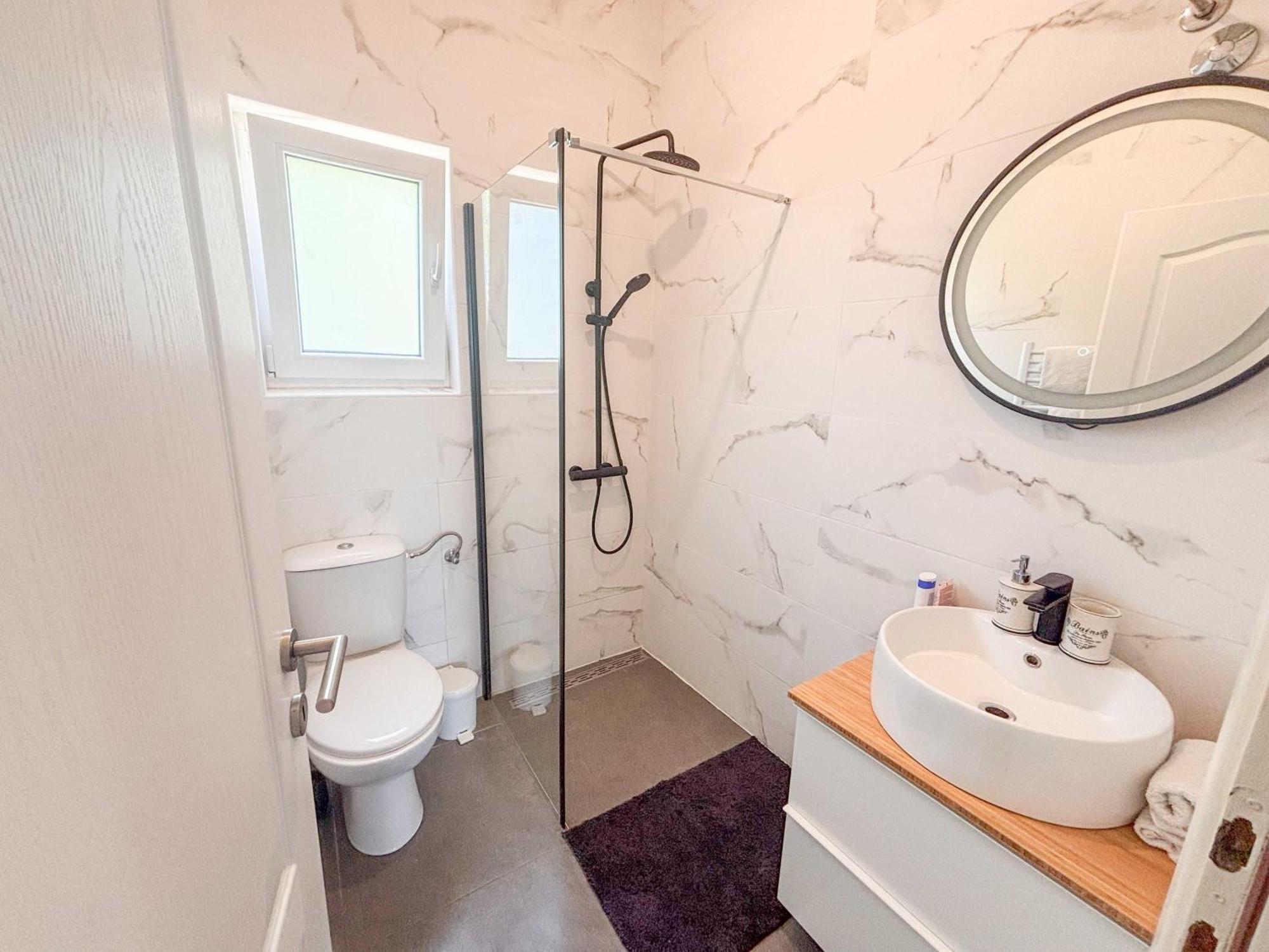 Iris Holiday Home Trbounje Bagian luar foto