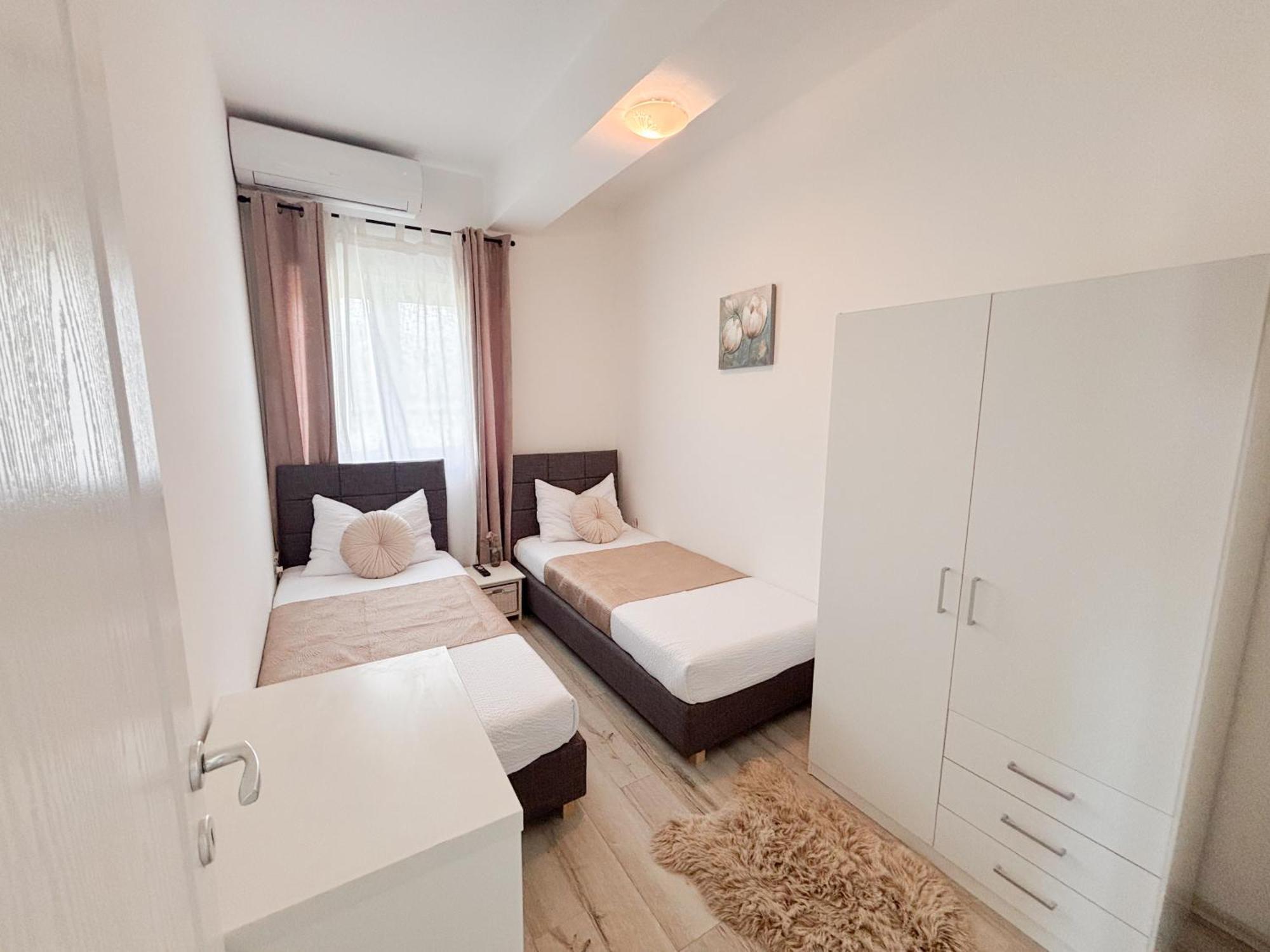 Iris Holiday Home Trbounje Bagian luar foto