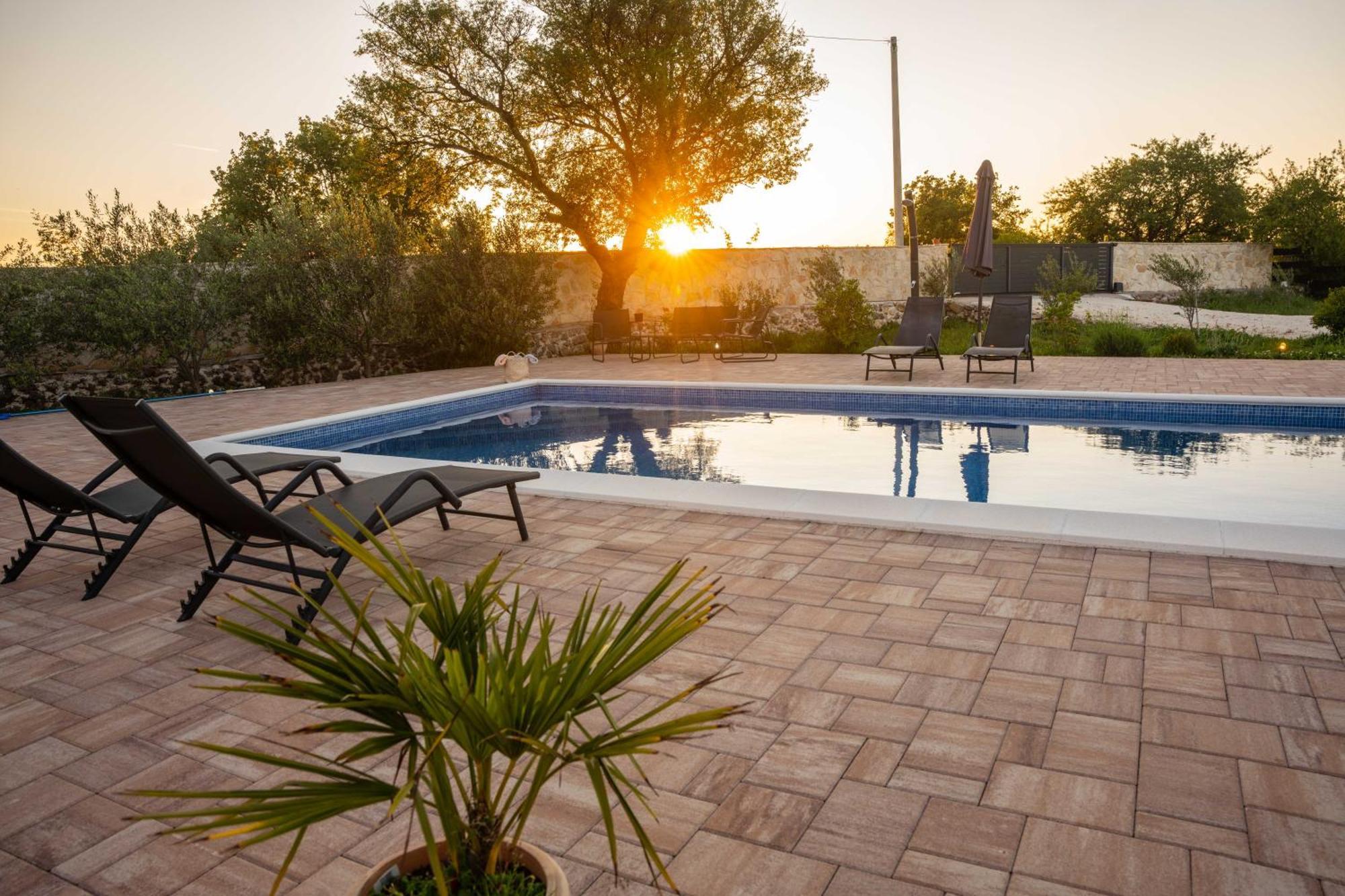Iris Holiday Home Trbounje Bagian luar foto