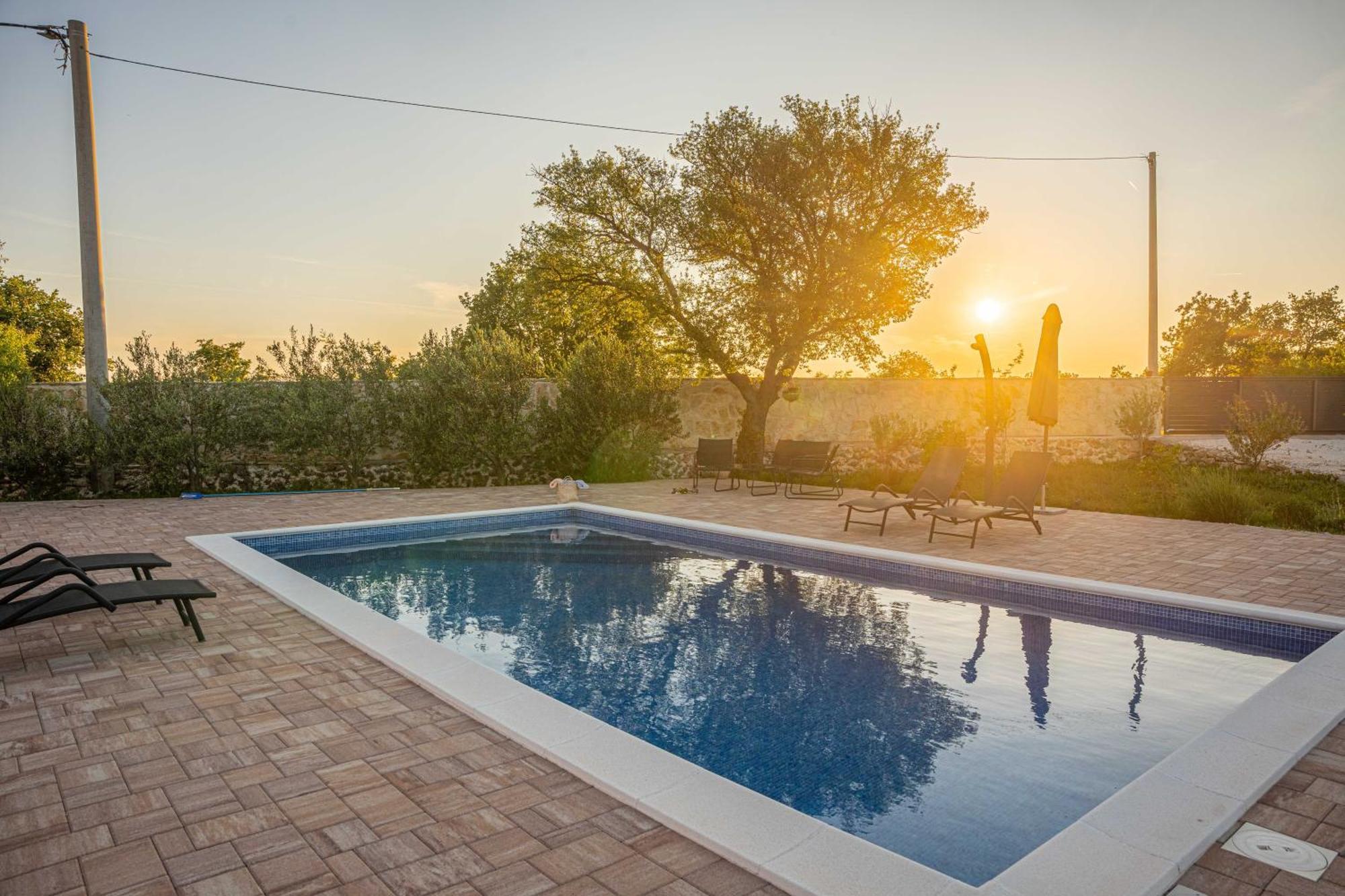 Iris Holiday Home Trbounje Bagian luar foto